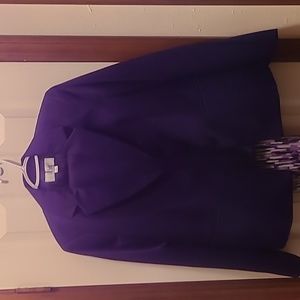 Loss weight suit is too big. It's a two-piece  pant suit.